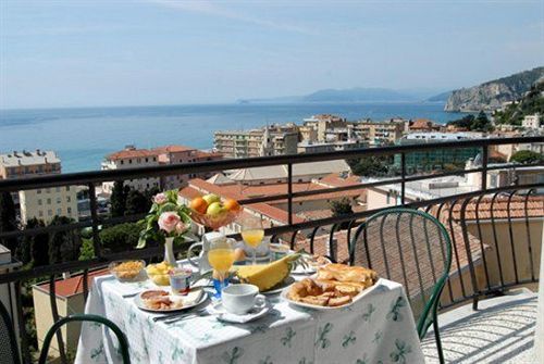 Hotel Noris 3*