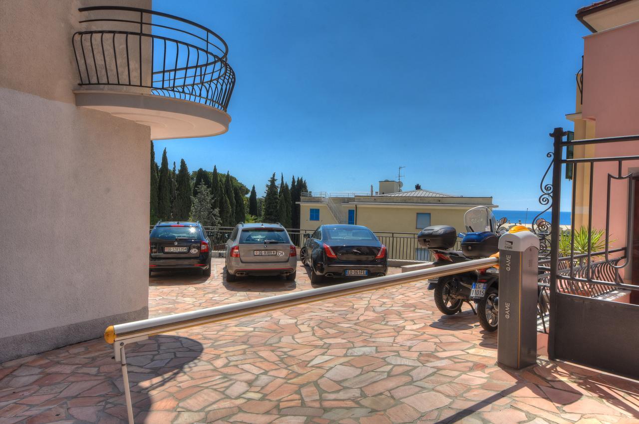 Hotel Noris 3*